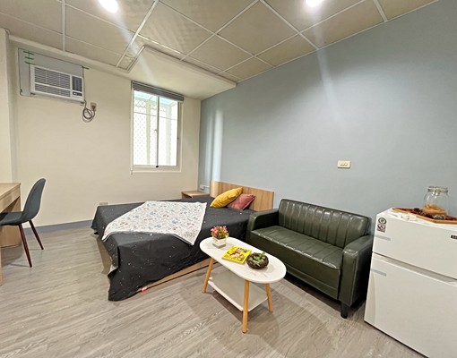 獨立套房免追垃圾車近7-11美麗島前金捷運愛河六合夜市全聯
- Image 1