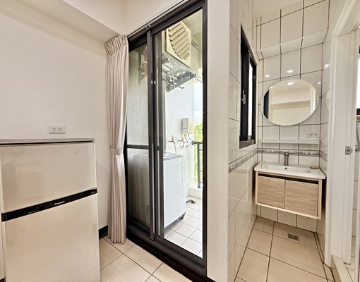 小資最愛電梯套房✨陽台獨洗＋衛浴開窗＋台水台電+可租補 - Image 6