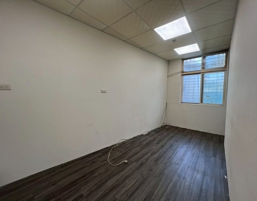 台南租屋~中西區黃金地段邊間店住 - Image 9