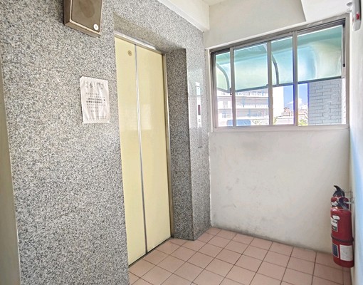 租補正中清路曉明女中旁，雙陽台，大面寬，台水電 - Image 5