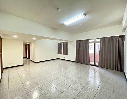 經國新城大三房含車位 - Image 1