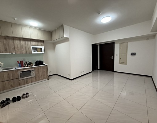 河堤世界全新屋況未住過生活機能超好 - Image 1