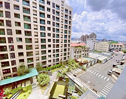 太原軍功東山松竹葳格💖可寵租補超美精裝三房含平車💖浴缸 - Image 6