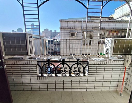 @可租屋補助，五樓公寓，四房前陽台進出，台水台電，加賴洽詢@ - Image 13