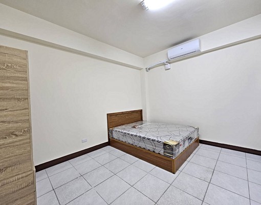 忠孝國小旁邊間明亮整層大套房 - Image 2