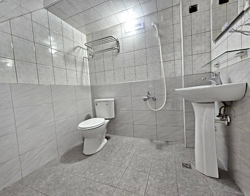 忠孝國小旁明亮整層1+1大套房 - Image 3