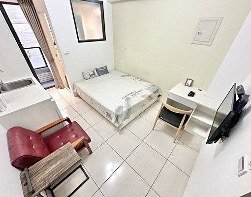 大慶中山醫首選✨可租補✨電梯新透天✨獨洗陽台流理臺✨機車位 - Image 1