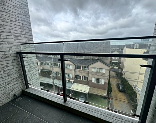 全新中央路上!美食聚集地可租補家具可談 - Image 4