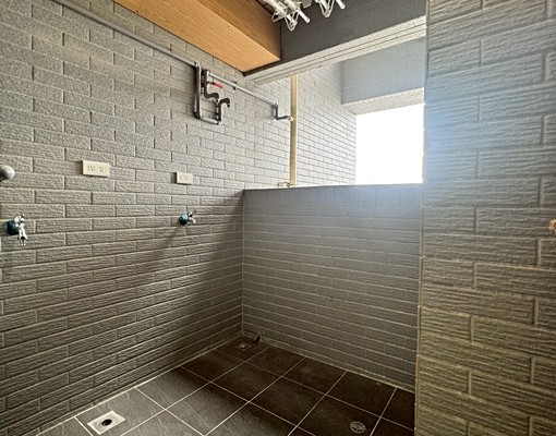 全新中央路上!美食聚集地可租補家具可談 - Image 9