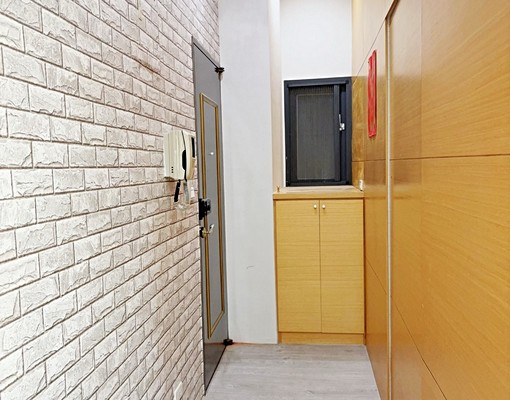 可租補新裝潢屋美大2房電梯華廈ㄧ樓 - Image 2