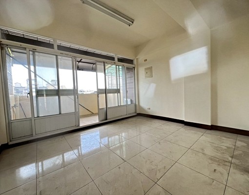 ✨小港桂林商圈正三樓店面透天✨ - Image 13