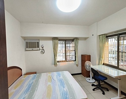 電梯雙𥦬套房、廁所有窗，陽台客廳廚房.有冰箱洗衣機 - Image 7