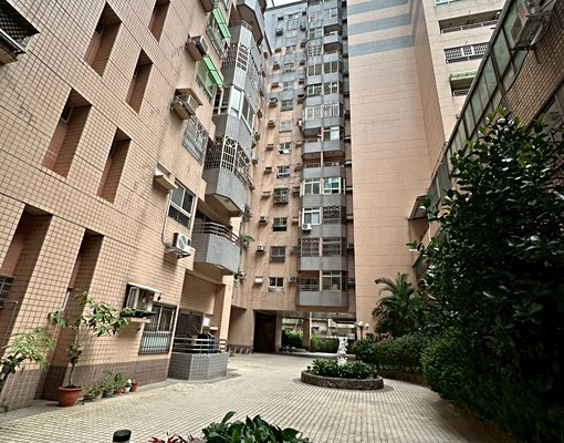 太平市中心大套房✔︎即可入住✔︎有機車位✔︎電梯租補 - Image 2