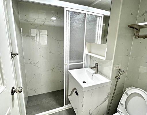 全新裝潢近台北橋捷運站超級乾淨優質電梯套房出租有專人代收垃圾 - Image 9