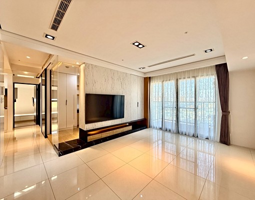 我不貴丨只是裝潢比較美丨還有雙車位丨超爆多系統櫃丨隨時看 - Image 1