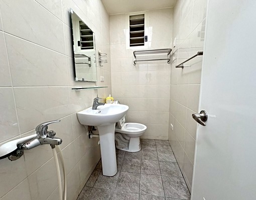 新店❣️獨曬陽台免爬高/傢俱齊全採光通風/生活機能佳 - Image 6