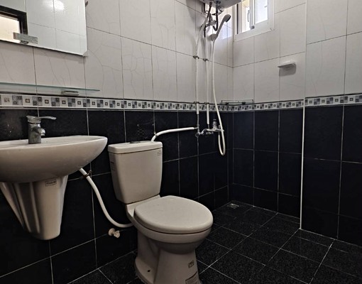 可申請租補近高應大鼎山家樂福旁溫馨套房 - Image 3