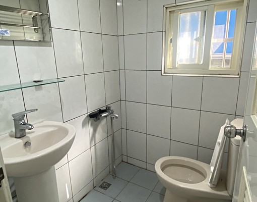 三重捷運邊間套房全新裝潢出租 - Image 4