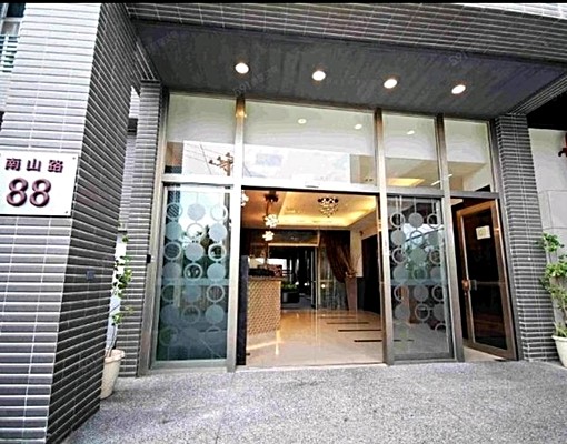 屏科大屋主套房出租 - Image 1