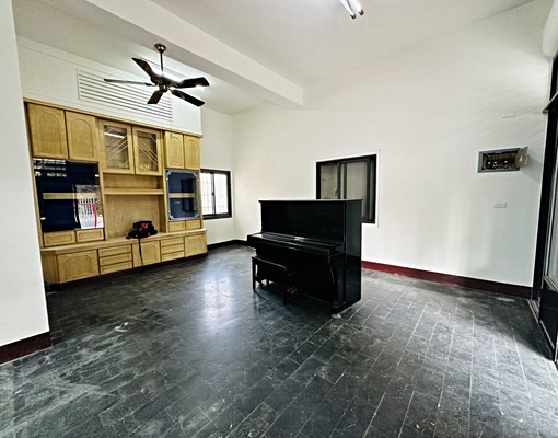 6房雙拼|超大透天|雙車位|8分鐘到美光 - Image 3