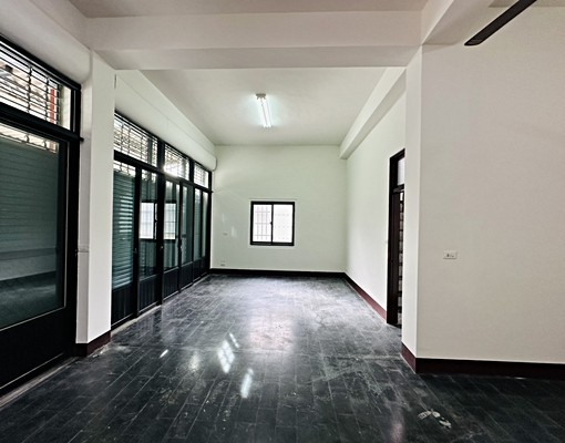 6房雙拼|超大透天|雙車位|8分鐘到美光 - Image 4