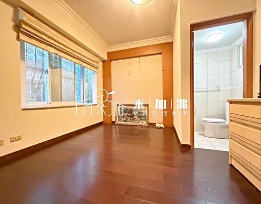 💥乘加兆Ada💥中西區質感社區透天~一卡皮箱住5房‼️ - Image 4