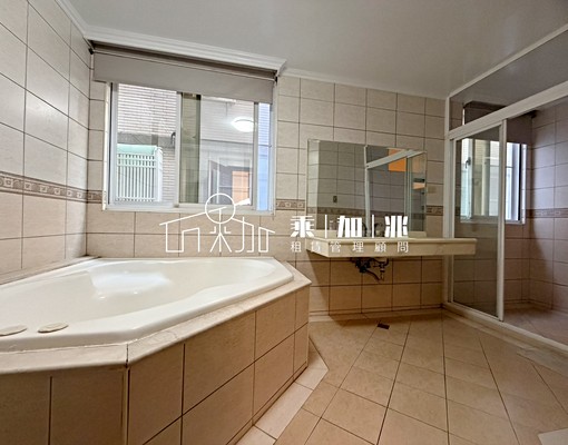 💥乘加兆Ada💥中西區質感社區透天~一卡皮箱住5房‼️ - Image 8