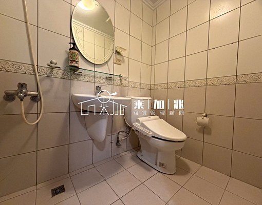 💥乘加兆Ada💥中西區質感社區透天~一卡皮箱住5房‼️ - Image 10