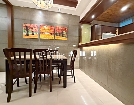 💥乘加兆Ada💥中西區質感社區透天~一卡皮箱住5房‼️ - Image 2