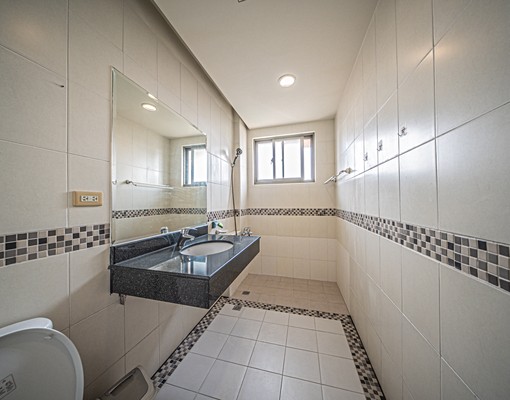 龍華國小四房車位|輕軌站旁|凹仔底旁 - Image 12