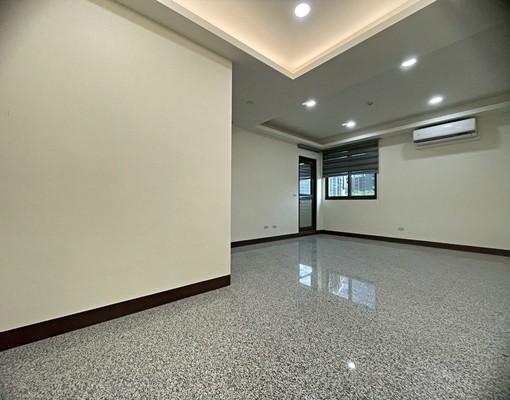 【恩典滿溢】中路特區自地自建全新電梯整層住家~ - Image 9