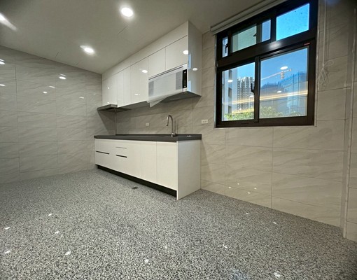 【恩典滿溢】中路特區自地自建全新電梯整層住家~ - Image 15