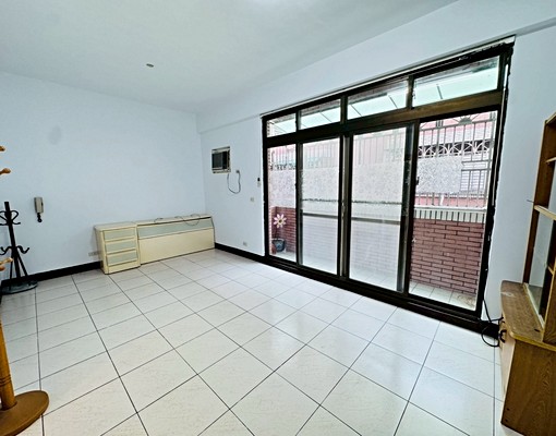 阿琴蚵嗲/大透天門前停車/租金成可議 - Image 8