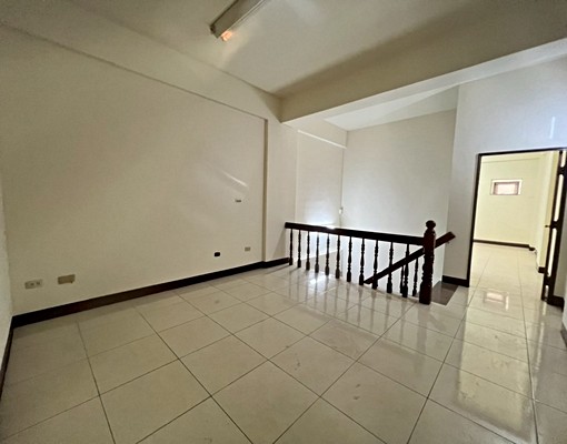 租-小港桂林商圈正三樓店面透天純住家用25000元/月 - Image 12