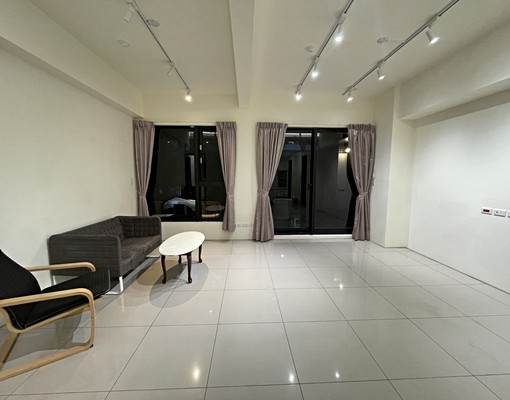 菁選*A18桃大然稀有一樓露台3+1房車 - Image 1