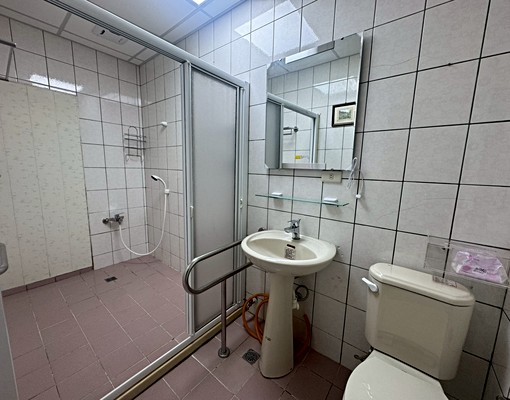 可租補可報稅｜整棟透天｜門前停車 - Image 13