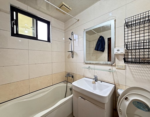 可租補.免仲**僑愛學區三房車~室內大空間 - Image 8