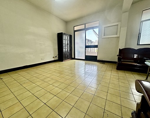 {租}科工館車站&輕軌站超亮三房大空間三樓公寓 - Image 2