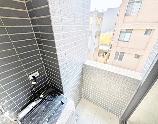 中國醫旁秒殺整棟新蓋可租補陽台獨洗曬流理台衛浴開窗機車位 - Image 11