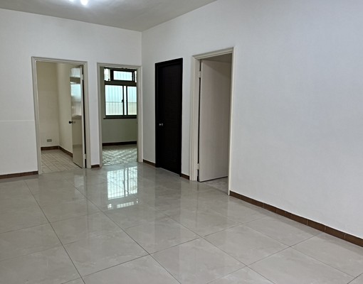 新店區公所捷運站步行3分鐘一樓3+1房(可申請租金補貼) - Image 3