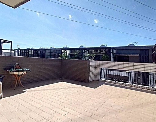 電梯透天,神明廳可談。可租補報稅入籍,超大空間寵物可談 - Image 1