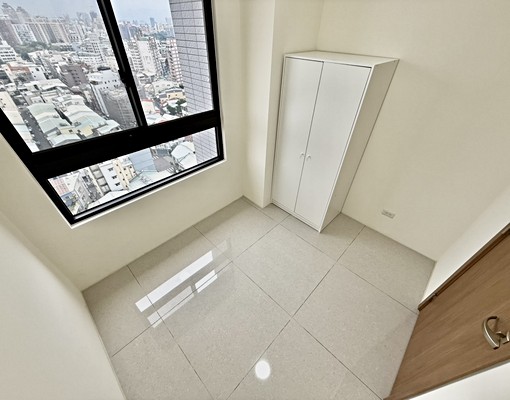 可租補🔥輕奢工業風💖家具可談✨租金含車位✅ - Image 7