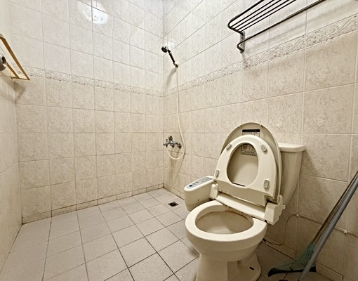 向上路旁鬧中取靜✨社區型透天✨可租補戶籍可寵✨雙平車✨全配 - Image 13