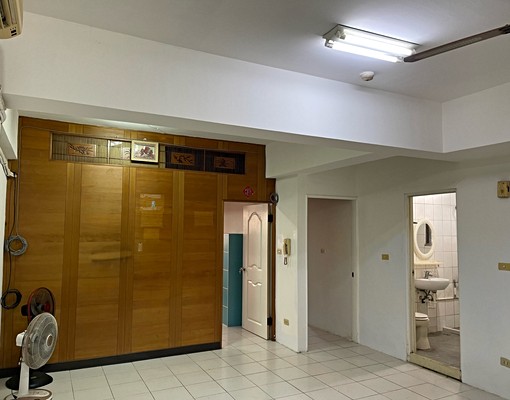 永康三房近交流道~可租補~可入戶籍~歡迎來電賞屋 - Image 1