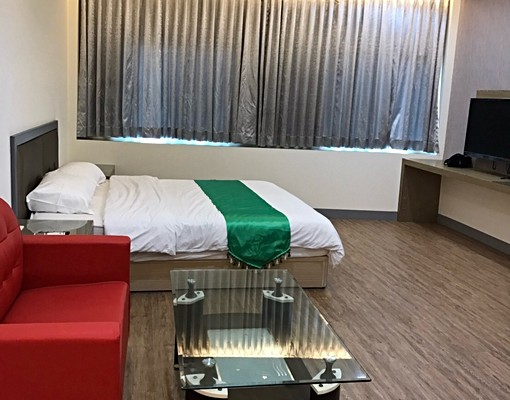 鬧中取靜、優質環境（本館路旁） - Image 2