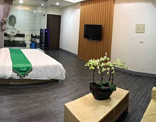 鬧中取靜(本館路旁) - Image 4