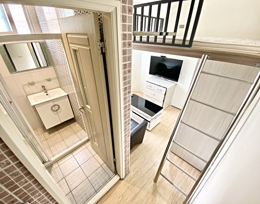 雙人租屋補助🍁樓中樓🍁乾溼衛浴🍁固定室內機車🍁 - Image 2