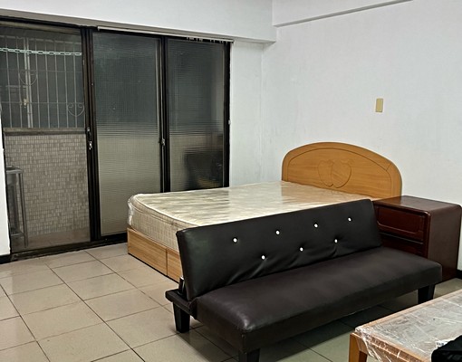 獨立套房,女性,夫妻可請於中午2點以後聯絡 - Image 8