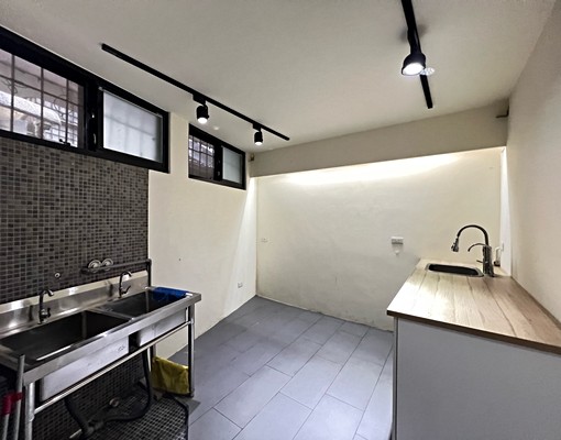 中山國中/松山機場、含車位免爬高住辦採光通風機能強地下室 - Image 9