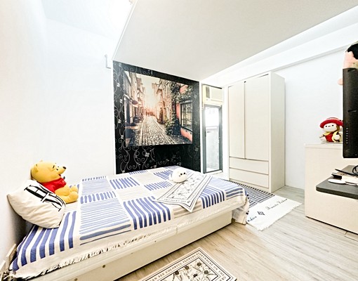 大業/精誠☸電梯☸採光漂亮大空間流理台☸衛浴開窗☸陽台獨洗曬 - Image 13